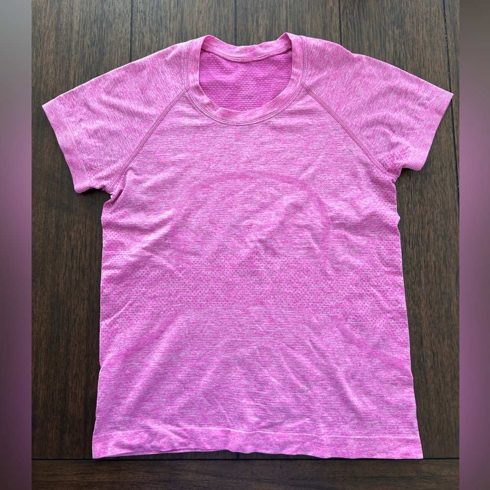 Lululemon on Swiftly tech shirt